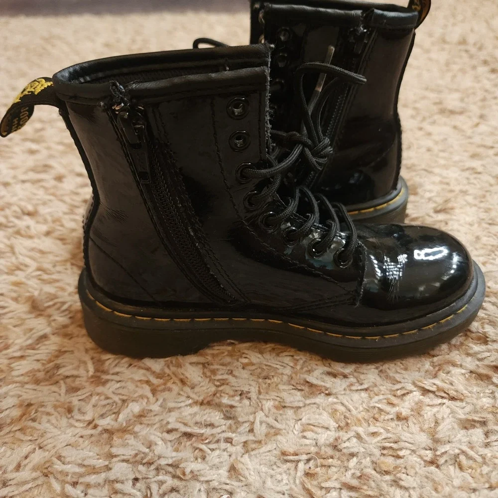 Dr. Martens 1460 Delaney Boots Kids 7 Black Patent Leather Side Zip Combat Boot
